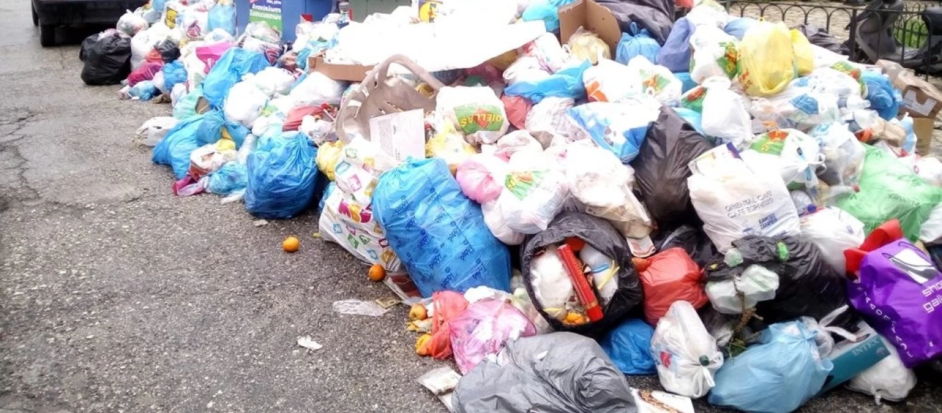 48ωρη απεργία των εργαζομένων στην καθαριότητα των δήμων - Προβλήματα με τα σκουπίδια
